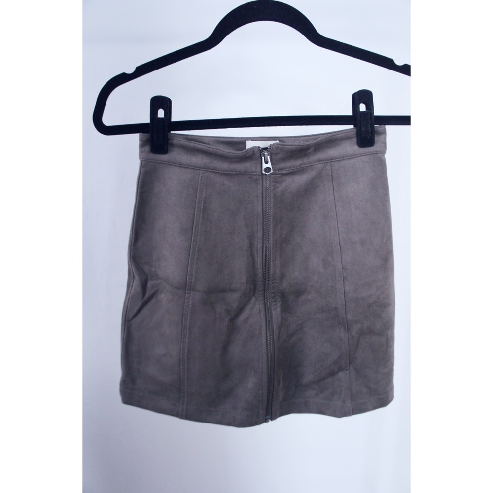 Wilfred Free Aritzia Zip Up Mini Faux Suede Skirt